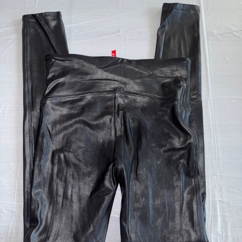 Spanx Moto Faux Leather Leggings. - Picture 3 of 3